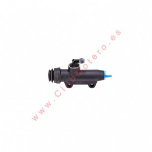 Bomba de freno trasera...