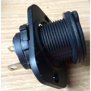 Toma de mechero aislado 12v con tapa