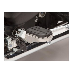 Kit reposapiés ION Triumph Bonneville/T100 (04-16), Scrambler (05-).