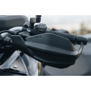 Kit de protectores de manos Adventure Negro. Kawasaki Versys 650 (07-21).