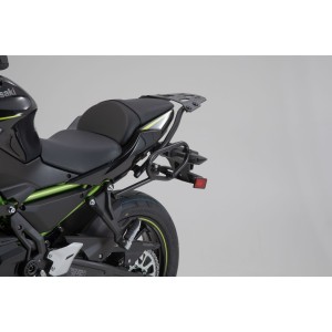 SLC soporte lateral izquierdo Kawasaki Z650 (16-) / Ninja 650 (16-).