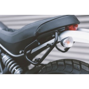 Soporte lateral derecho SLC Modelos Ducati Scrambler (14-).