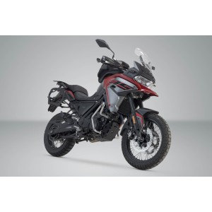 Soporte lateral PRO Negro. Voge 650 DSX (22-).