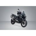 Soporte lateral PRO Negro. BMW R 1300 GS Adventure (24-).