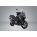 Soporte lateral PRO Negro. Kawasaki Versys 1000 (18-) / 1100 (24-).