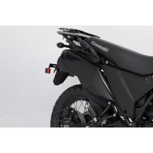 Soporte lateral PRO Negro. Kawasaki KLR 650 (22-).
