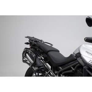 Soporte lateral PRO Negro. Modelos Triumph Tiger 800 (10-).