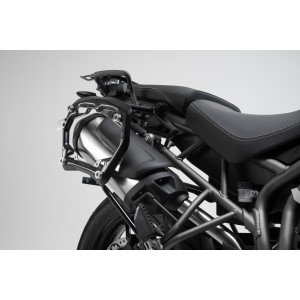 Soporte lateral PRO Negro. Modelos Triumph Tiger 800 (10-).