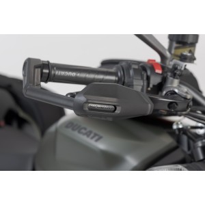 Protectores de maneta con deflector de aire Negro. Ducati Streetfighter V2, Triumph Daytona.
