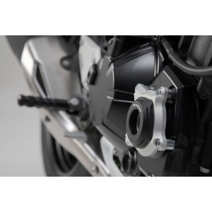 Protector de la tapa para la carcasa del motor Negro/Plateado. Modelos Kawasaki Z900 (16-).