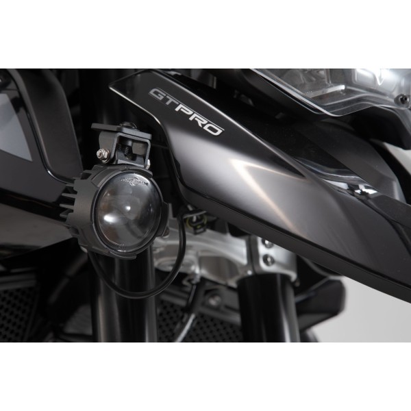Set de luces de conducción EVO Negro. Triumph Tiger 900/GT/Rally/Pro (19-23).