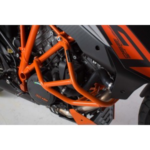 Protecciones laterales de motor Naranja. KTM 1290 Super Duke R / GT.