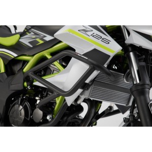 Protecciones laterales de motor Negro. Kawasaki Z125 (18-).