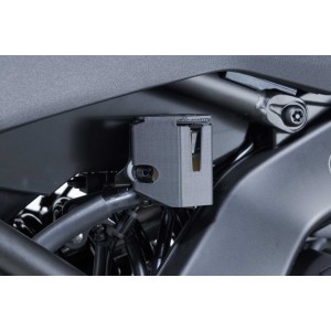 Protector del depósito de líquido de frenos Negro. Yamaha Tracer 9 / GT / GT+ (24-).