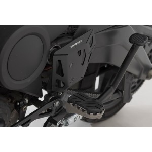 Protector de talón izquierdo Negro. Harley-Davidson Pan America (21-).