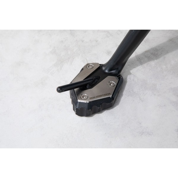 Extension para caballete lateral Negro/Plateado. Yamaha Tracer 9 (20-).