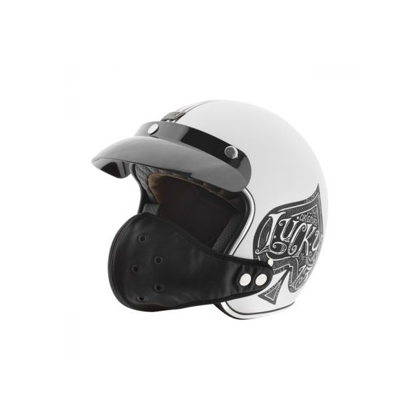 Mascara cuero con corchetes