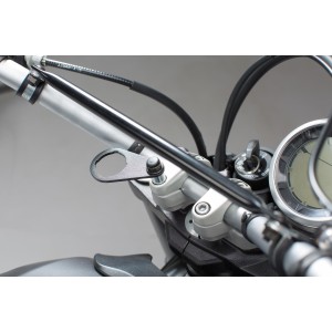 Placa de fijación para la toma de mechero M8 Para la fijación de manillar con tornillo M8.