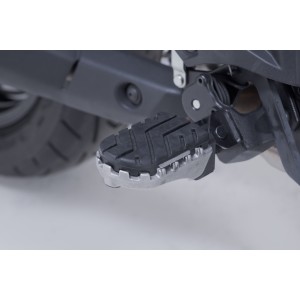 Kit reposapiés ION Plateado. Suzuki V-Strom 800 (22-).