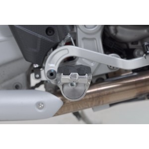 Kit reposapiés EVO Plateado/negro. Aprilia Tuareg 660 Rally (24-).