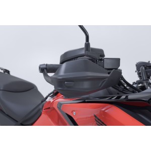 Kit de protectores de manos Adventure Negro. Modelos Honda NC (11-), modelos Suzuki.