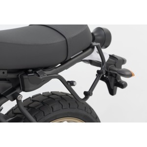 Soporte lateral izquierdo SLC Yamaha XSR700 (15-) / XSR700 XT (19-).