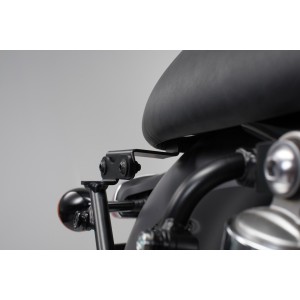 Adaptador para Soporte lateral derecha Triumph Bonneville T100/T120 (15-).