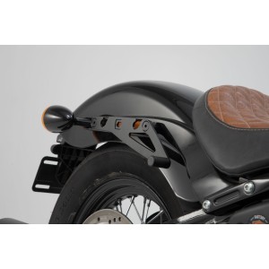 Soporte lateral SLH derecho LH1 Harley-Davidson Street Bob/Slim/Standard. Per LH1.
