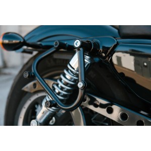 Soporte lateral izquierdo SLC Harley Sportster modelos (04-).