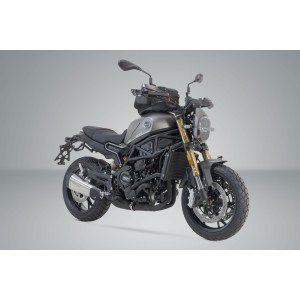 Soporte lateral izquierdo SLC Benelli Leoncino 800 / 800 Trail (21-).