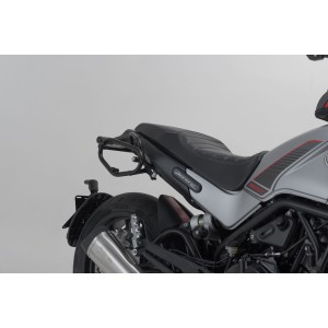 Soporte lateral derecho SLC Benelli Leoncino 500 (17-) / 500 Trail (18-).