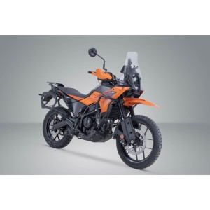 Soporte lateral PRO Negro. KTM 125 SMC R, 250 Adv, 390 Adv (25-).