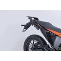 Soporte lateral PRO Negro. KTM 125 SMC R, 250 Adv, 390 Adv (25-).