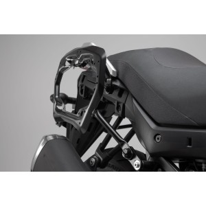 Soporte lateral PRO Negro. Suzuki DL 650 (16-).