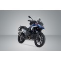 Soporte lateral PRO Negro. BMW R 1300 GS (23-).