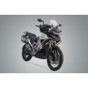 Soporte lateral PRO Negro. Tri Tiger 1200 Rally/GT Explorer (22-).
