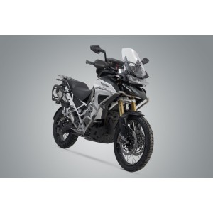 Soporte lateral PRO Negro. Tri Tiger 1200 Rally/GT Explorer (22-).