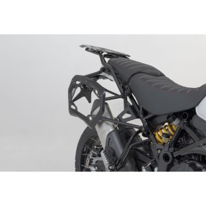 Soporte lateral PRO Negro. Ducati DesertX (22-) / Rally (23-).