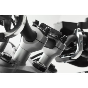 Elevador de manillar H-20 mm. Plateado. Triumph Str. Trip. 675 (12-16).