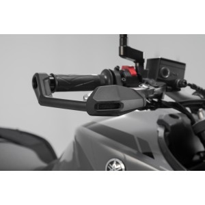 Protectores de maneta con deflector de aire Negro. Modelos Yamaha (16-), CFMoto 450NK (23-).