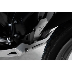 Extensión delantera de protector de motor Negro/plateado. BMW R1200 (12-18), R1250 (18-).