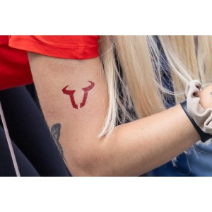 Tatuaje del toro de SW-MOTECH 60 x 60 mm. Pack de 10 unidades. Tatuaje temporal.