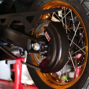 SUZUKI V-STROM 800SE - Protector de cadena Negro satinado