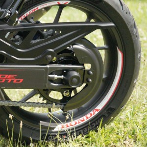 HONDA CB750 Hornet a partir de 2023 - Protector de cadena Negro