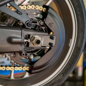 YAMAHA Tracer 9 a partir de 2021 - Protector de cadena Negro