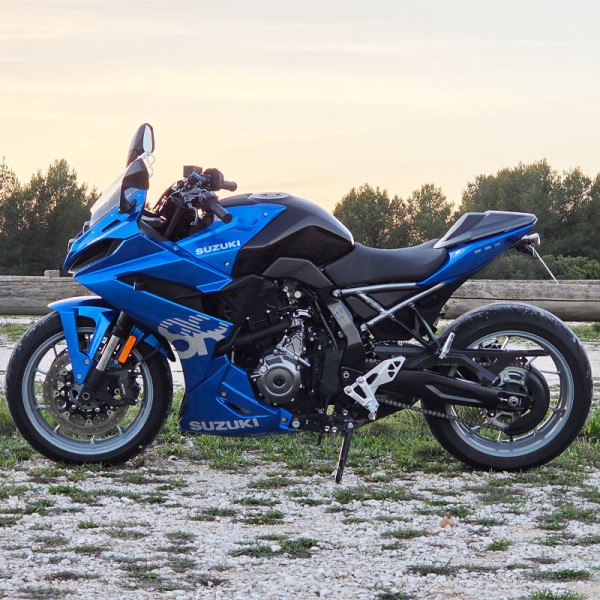 SUZUKI GSX-8R - Protector de cadena Negro