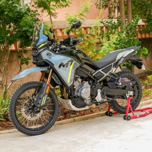 CFMOTO 450MT a partir de 2024 - Protector de cadena Negro