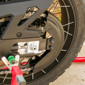 CFMOTO 450MT a partir de 2024 - Protector de cadena Negro