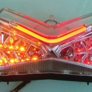 Piloto trasero blanco de leds con intermitentes integrados Ermax 910301055