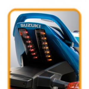 Piloto trasero blanco de leds con intermitentes integrados Ermax 910401068